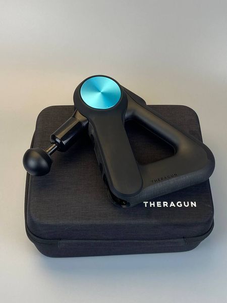 Перкуссионный массажер Theragun G4 Pro для расслабления мышц и восстановления с 2 аккумуляторами и кейсом без коробки 6301 фото